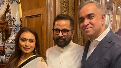 Rani Mukerji with Sabyasachi Mukherjee and Bibhu Mohapatra.
