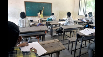 The education department has given strict instructions to all private schools in the state not to force parents to pay full fees in one go. (HT FILE PHOTO) The education department has given strict instructions to all private schools in the state not to force parents to pay full fees in one go. (HT FILE PHOTO)