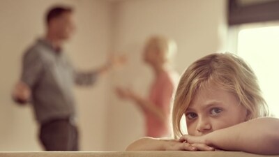 Signs that you were raised by a father with unresolved trauma (Unsplash) Signs that you were raised by a father with unresolved trauma (Unsplash)