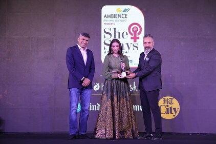 Actor Aditi Rao Hydari wins the HT Health Shots She Slays Champion Award. She was presented the honour by Praveen Someshwar, Managing Director and CEO - HT Media Ltd, and Ankush Kaul, Chief Business Officer - Ambience Group.