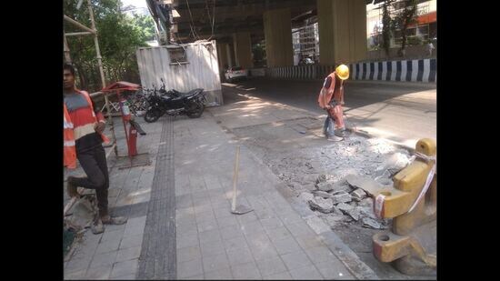 According to civic officials, the standard footpath width is 1.5 to 1.8 metres on both sides of the road. (HT PHOTO)