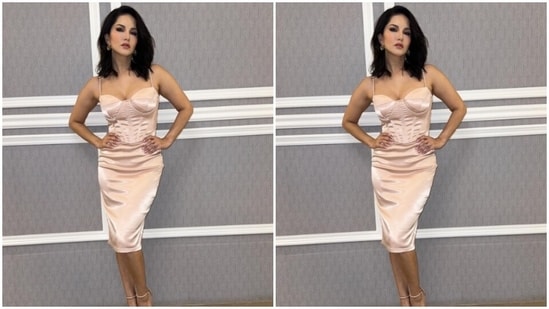Sunny decked up in minimal makeup and complemented her look. In nude eyeshadow, black eyeliner, black kohl, mascara-laden eyelashes, drawn eyebrows, contoured cheeks and a shade of nude lipstick.&nbsp;(Instagram/@sunnyleone)