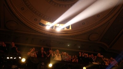 Audience members applaud after the final performance of ‘The Phantom of the Opera.’ The show, adapted from Gaston Leroux's French novel of the same name, won seven 1988 Tony Awards, including best musical, and became the longest-running show in Broadway history on January 9, 2006, reported AFP. (Caitlin Ochs / Reuters) Audience members applaud after the final performance of ‘The Phantom of the Opera.’ The show, adapted from Gaston Leroux's French novel of the same name, won seven 1988 Tony Awards, including best musical, and became the longest-running show in Broadway history on January 9, 2006, reported AFP. (Caitlin Ochs / Reuters)