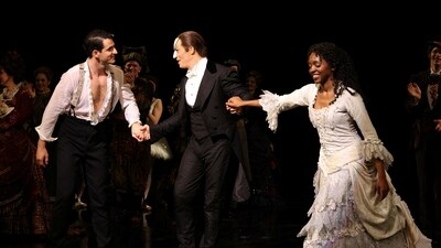 John Riddle, Laid Mackintosh, and Emilie Kouatchou take a bow after after their last performance. The production estimated that it has employed 6,500 people, including 450 actors, over the years, as reported by AFP. (Caitlin Ochs / Reuters) John Riddle, Laid Mackintosh, and Emilie Kouatchou take a bow after after their last performance. The production estimated that it has employed 6,500 people, including 450 actors, over the years, as reported by AFP. (Caitlin Ochs / Reuters)