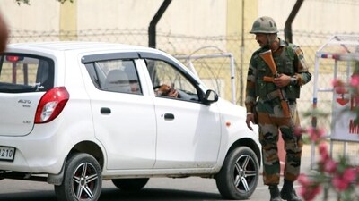 Vigil was increased at the Bathinda military station after the killings of four soldiers in the high-security zone. (Sanjeev Kumar/HT) Vigil was increased at the Bathinda military station after the killings of four soldiers in the high-security zone. (Sanjeev Kumar/HT)