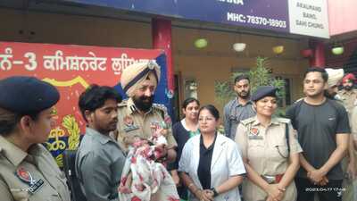 Couple steals newborn boy from Ludhiana civil hospital; held Couple steals newborn boy from Ludhiana civil hospital; held