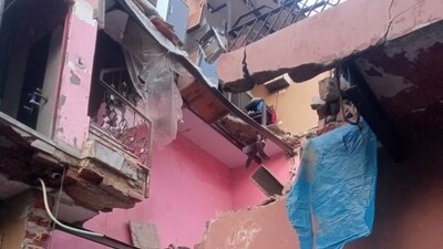 The injured were rushed to the hospital by the Delhi Fire Services personnel. (Sourced)