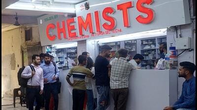 Two days after UT health secretary Yashpal Garg found irregularities at chemist shops in the Government Multi-Specialty Hospital, Sector 16, a drug inspection team from UT health department conducted a “weekly inspection” at these shops. (HT File) Two days after UT health secretary Yashpal Garg found irregularities at chemist shops in the Government Multi-Specialty Hospital, Sector 16, a drug inspection team from UT health department conducted a “weekly inspection” at these shops. (HT File)