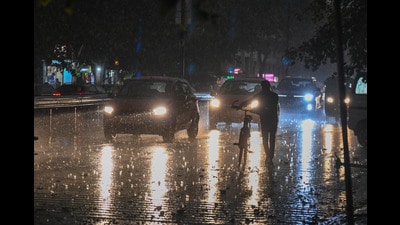Under the influence of the weather systems, the city experienced a higher number of rainy days (HT PHOTO) Under the influence of the weather systems, the city experienced a higher number of rainy days (HT PHOTO)