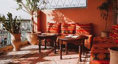 With a little bit of creativity and inspiration, you can turn your tiny outdoor space into a mini oasis that feels like an extension of your home. (Unsplash) With a little bit of creativity and inspiration, you can turn your tiny outdoor space into a mini oasis that feels like an extension of your home. (Unsplash)