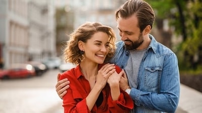 Putting effort into relationship looks like this... (Freepik) Putting effort into relationship looks like this... (Freepik)
