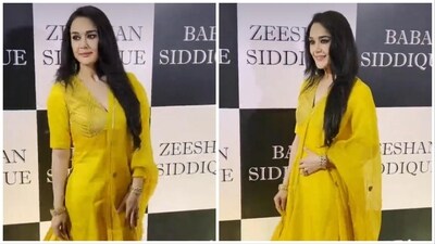 Preity Zinta arrives at Baba Siddique's Iftar party. Preity Zinta arrives at Baba Siddique's Iftar party.