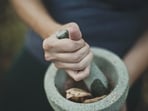 Seasonal flu, Covid-19 and many other respiratory diseases are making people sick nowadays. People who are complaining of cough, cold, sore throat, runny nose, blocked nose, among other symptoms can try these home remedies for relief, as suggested by Dietician Manpreet Kalra in her recent Instagram post.&nbsp;