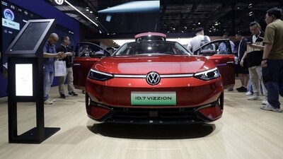 A Volkswagen AG ID.7 Vizzion electric sedan at the Shanghai Auto Show in Shanghai, China, on Tuesday, April 18, 2023. (Bloomberg) A Volkswagen AG ID.7 Vizzion electric sedan at the Shanghai Auto Show in Shanghai, China, on Tuesday, April 18, 2023. (Bloomberg)
