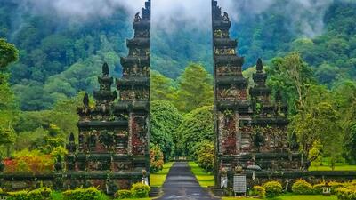 Gates to a Hindu temple in Bali, Indonesia (Shutterstock) Gates to a Hindu temple in Bali, Indonesia (Shutterstock)