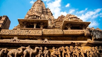 Khajuraho Group of Monuments: Located in Madhya Pradesh, these 10th-century temples are famous for their intricate carvings that depict various aspects of Indian life and culture, including gods and goddesses, animals, musicians, and dancers. They are a fine example of the Nagara style of temple architecture and are also a UNESCO World Heritage Site. (Wikimedia Commons)
