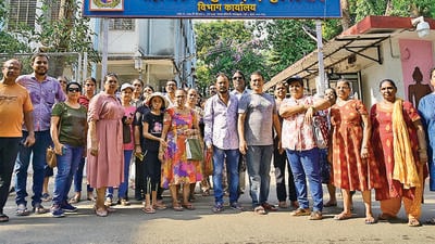 Mary D’Souza of Kalina village said that residents were assured they would get water for an hour on Tuesday but the BMC failed to keep its promise. “Senior citizens with health issues sit up till 2 am waiting for water,” she said. “There is no fixed timing. Several senior citizens have serious health issues but are forced to stay awake and go through this suffering. This is mental torture and a health hazard. Forget about there being no water for 20 days, our real problem has started with the new highrises that have come up.” (Anshuman Poyrekar/HT PHOTO) Mary D’Souza of Kalina village said that residents were assured they would get water for an hour on Tuesday but the BMC failed to keep its promise. “Senior citizens with health issues sit up till 2 am waiting for water,” she said. “There is no fixed timing. Several senior citizens have serious health issues but are forced to stay awake and go through this suffering. This is mental torture and a health hazard. Forget about there being no water for 20 days, our real problem has started with the new highrises that have come up.” (Anshuman Poyrekar/HT PHOTO)
