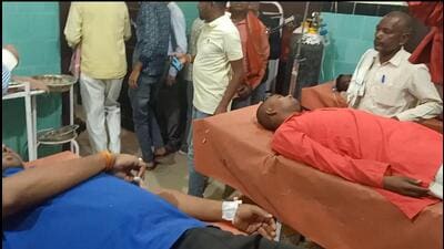 People undergoing treatment at a hospital in Motihari. (HT Photo) People undergoing treatment at a hospital in Motihari. (HT Photo)