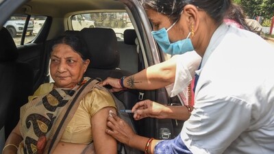 Six fatalities were recorded in the last 24 hours compared to no deaths reported on Monday in Maharashtra.(Photo: PTI) Six fatalities were recorded in the last 24 hours compared to no deaths reported on Monday in Maharashtra.(Photo: PTI)