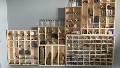 The image shows a part of the wall art. (Twitter/@KateEYT)