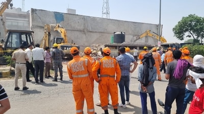 Four workers were killed and 20 others injured in rice mill building collapse in Karnal on Tuesday. (HT Photo)