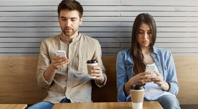 Excessive reliance on digital devices can sometimes take a toll on our relationships, leading to issues such as lack of quality time, reduced intimacy, and increased distractions. (freepik ) Excessive reliance on digital devices can sometimes take a toll on our relationships, leading to issues such as lack of quality time, reduced intimacy, and increased distractions. (freepik )
