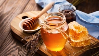 Honey: A natural cough syrup, honey reduces symptoms of respiratory infections, improves sore throat, wards off cough and cold and is anti-microbial. To consume it, mix honey along with some ginger juice. Add a pinch of black pepper and then lukewarm water to make a solution and sip slowly. (Unsplash) Honey: A natural cough syrup, honey reduces symptoms of respiratory infections, improves sore throat, wards off cough and cold and is anti-microbial. To consume it, mix honey along with some ginger juice. Add a pinch of black pepper and then lukewarm water to make a solution and sip slowly. (Unsplash)