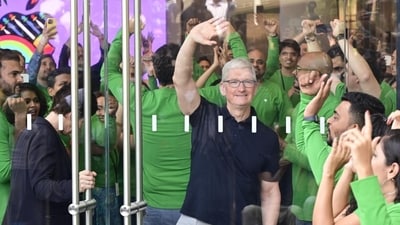 Tim Cook waves at the media ahead of the inauguration of the new Apple store. (HT Photo / Anshuman Poyrekar) Tim Cook waves at the media ahead of the inauguration of the new Apple store. (HT Photo / Anshuman Poyrekar)