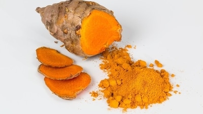 Turmeric: The magical spice contains curcumin which has anti-inflammatory properties, is rich in antioxidants, improve immunity and is anti-microbial. To consume it, add 1/4 tsp of turmeric powder to 1 cup of milk. Boil for 5-10 minutes and sip it before sleeping. (Pixabay) Turmeric: The magical spice contains curcumin which has anti-inflammatory properties, is rich in antioxidants, improve immunity and is anti-microbial. To consume it, add 1/4 tsp of turmeric powder to 1 cup of milk. Boil for 5-10 minutes and sip it before sleeping. (Pixabay)