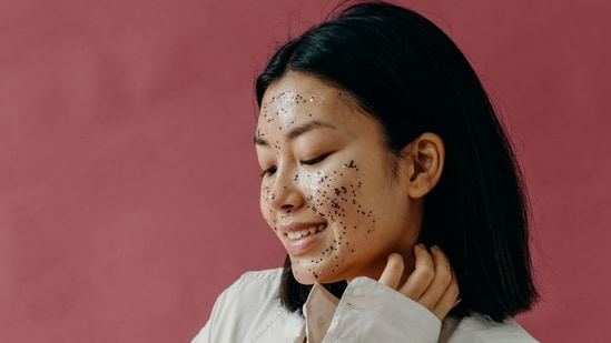 Exfoliate Regularly: Integrating exfoliating into your skincare routine can help unclog pores, prevent breakouts, and smooth the skin's texture. Oily skin types can benefit from chemical exfoliants, such as salicylic or glycolic acid, to purify the skin gently.(Pexels)