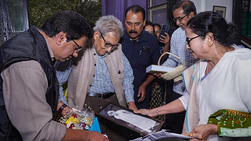 West Bengal Chief Minister Mamata Banerjee met Nobel laureate Amartya Senon Jan 30 (PTI) West Bengal Chief Minister Mamata Banerjee met Nobel laureate Amartya Senon Jan 30 (PTI)