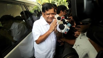 Former CM Jagadish Shettar and former deputy CM Laxam Savadi resigned from the Bharatiya Janata Party (BJP) to join the Congress. Former CM Jagadish Shettar and former deputy CM Laxam Savadi resigned from the Bharatiya Janata Party (BJP) to join the Congress.