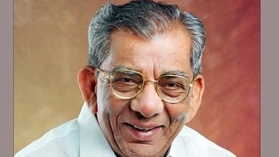 SS, as people around the veteran leader fondly call him, needs support while walking but has a good listening capacity, a clear voice and speaks his mind with clarity. (Twitter) SS, as people around the veteran leader fondly call him, needs support while walking but has a good listening capacity, a clear voice and speaks his mind with clarity. (Twitter)