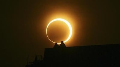 The Hybrid Solar Eclipse occurs when an Eclipse shifts from Total to Annular Eclipse because the moon's shadow moves across the earth's surface. (File Photo / Reuters) The Hybrid Solar Eclipse occurs when an Eclipse shifts from Total to Annular Eclipse because the moon's shadow moves across the earth's surface. (File Photo / Reuters)