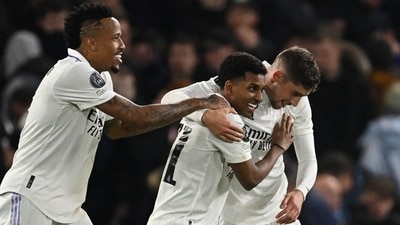 Soccer Football - Champions League - Quarter Final - Second Leg - Chelsea v Real Madrid - Stamford Bridge, London, Britain - April 18, 2023 Real Madrid's Rodrygo celebrates scoring their second goal with Eder Militao and Federico Valverde REUTERS/Dylan Martinez (REUTERS)