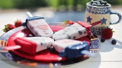 Popsicles: Make your own healthy popsicles by blending your favourite fruits and freezing them in popsicle moulds. You can also add some coconut milk or yoghurt for a creamier texture. (Pexels) Popsicles: Make your own healthy popsicles by blending your favourite fruits and freezing them in popsicle moulds. You can also add some coconut milk or yoghurt for a creamier texture. (Pexels)