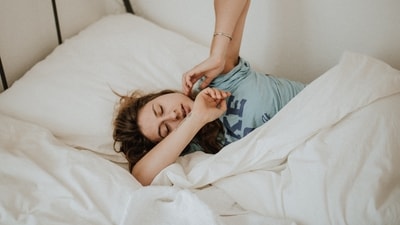 Air pollution, heat, and high levels of carbon dioxide and ambient noise may all adversely affect our ability to get a good night's sleep. (Photo by Kinga Howard on Unsplash) Air pollution, heat, and high levels of carbon dioxide and ambient noise may all adversely affect our ability to get a good night's sleep. (Photo by Kinga Howard on Unsplash)