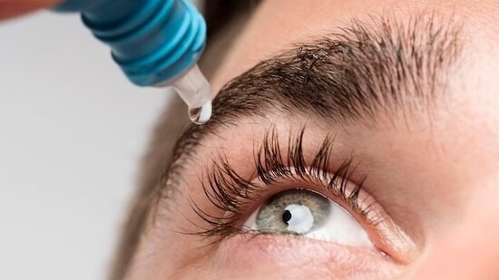 Antibiotic drop: Sometimes a burning eye may be due to a bacterial infection. In such cases, the doctors may prescribe an antibiotic eye drop to fight the infection.&nbsp;(Freepik)