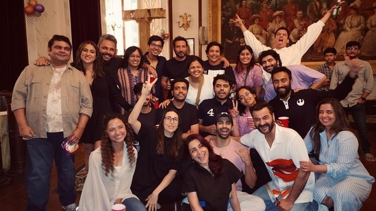 Deven Bhojani and Homi Adajania's stylist wife Anaita Shroff Adajania were also spotted in pictures from the film's Delhi schedule wrap.&nbsp;