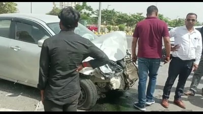 Four including 2 minor girl students injured in car-school van collision in Lucknow on Thursday. (HT) Four including 2 minor girl students injured in car-school van collision in Lucknow on Thursday. (HT)