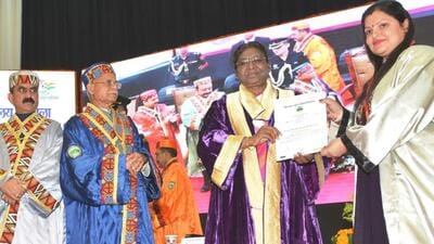 President Droupadi Murmu awarding degree to a student in the presence of Himachal governor Shiv Pratap Shukla and CM Sukhvinder Singh Sukhu at the Himachal Pradesh University in Shimla. (HT Photo) President Droupadi Murmu awarding degree to a student in the presence of Himachal governor Shiv Pratap Shukla and CM Sukhvinder Singh Sukhu at the Himachal Pradesh University in Shimla. (HT Photo)
