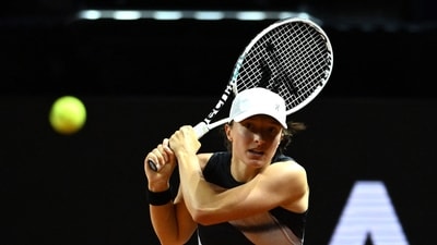 Tennis - WTA 500 - Stuttgart Open - Porsche Arena, Stuttgart, Germany - April 20, 2023 Poland's Iga Swiatek in action during her round of 16 match against China's Qinwen Zheng REUTERS/Angelika Warmuth (REUTERS)
