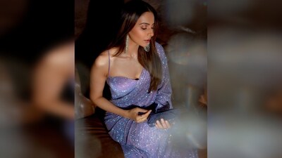 Rakul Preet accessorised her look with bling dangler earrings and a matching handbag. (Instagram/@rakulpreet) Rakul Preet accessorised her look with bling dangler earrings and a matching handbag. (Instagram/@rakulpreet)