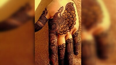Peacock designs: The peacock is a common motif in Indian mehendi designs and can be used to create stunning and intricate patterns. (Pinterest) Peacock designs: The peacock is a common motif in Indian mehendi designs and can be used to create stunning and intricate patterns. (Pinterest)