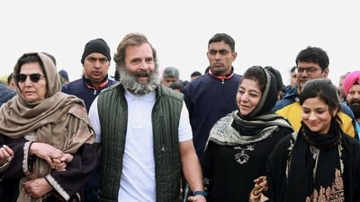 Congress leader Rahul Gandhi with PDP chief Mehbooba Mufti and her daughter Iltija Mufti lead the party's Bharat Jodo Yatra, at Awantipora, in Pulwama. (ANI  / FIle Photo)