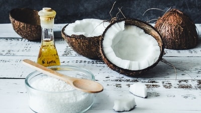 Coconut oil: Applying coconut oil to the affected area can help to moisturize the skin and reduce inflammation. (Unsplash) Coconut oil: Applying coconut oil to the affected area can help to moisturize the skin and reduce inflammation. (Unsplash)