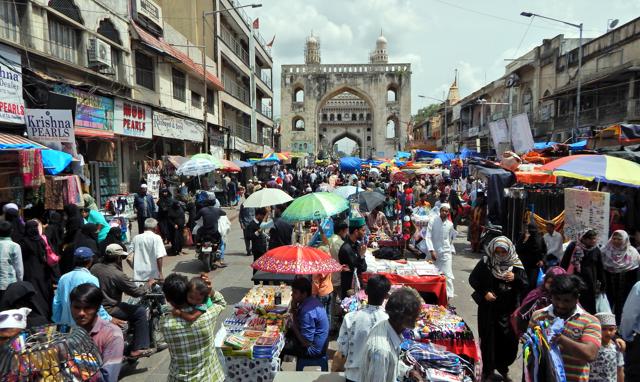 Most people in Hyderabad speak Telugu and are also well versed in Dakhni, a variety of Hindustani that’s an easy blend of Hindi and Urdu. (Shutterstock) Most people in Hyderabad speak Telugu and are also well versed in Dakhni, a variety of Hindustani that’s an easy blend of Hindi and Urdu. (Shutterstock)