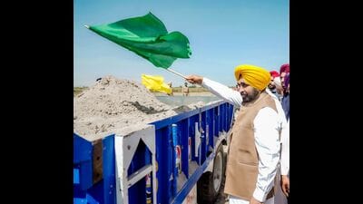 CM Bhagwant Mann dedicating a public mining site to people at Sanghera village in Moga on Friday. (HT Photo)