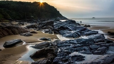 Gokarna, Karnataka: Gokarna is a small beach town located in the southwestern state of Karnataka. It's known for its stunning beaches, beautiful temples, and relaxed vibe. The town is a great place to relax, soak up the sun, and enjoy the beautiful surroundings.&nbsp; (File Photo (Shutterstock))