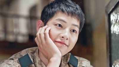 K-drama actor Song Joong Ki married Katy Louise Saunders.